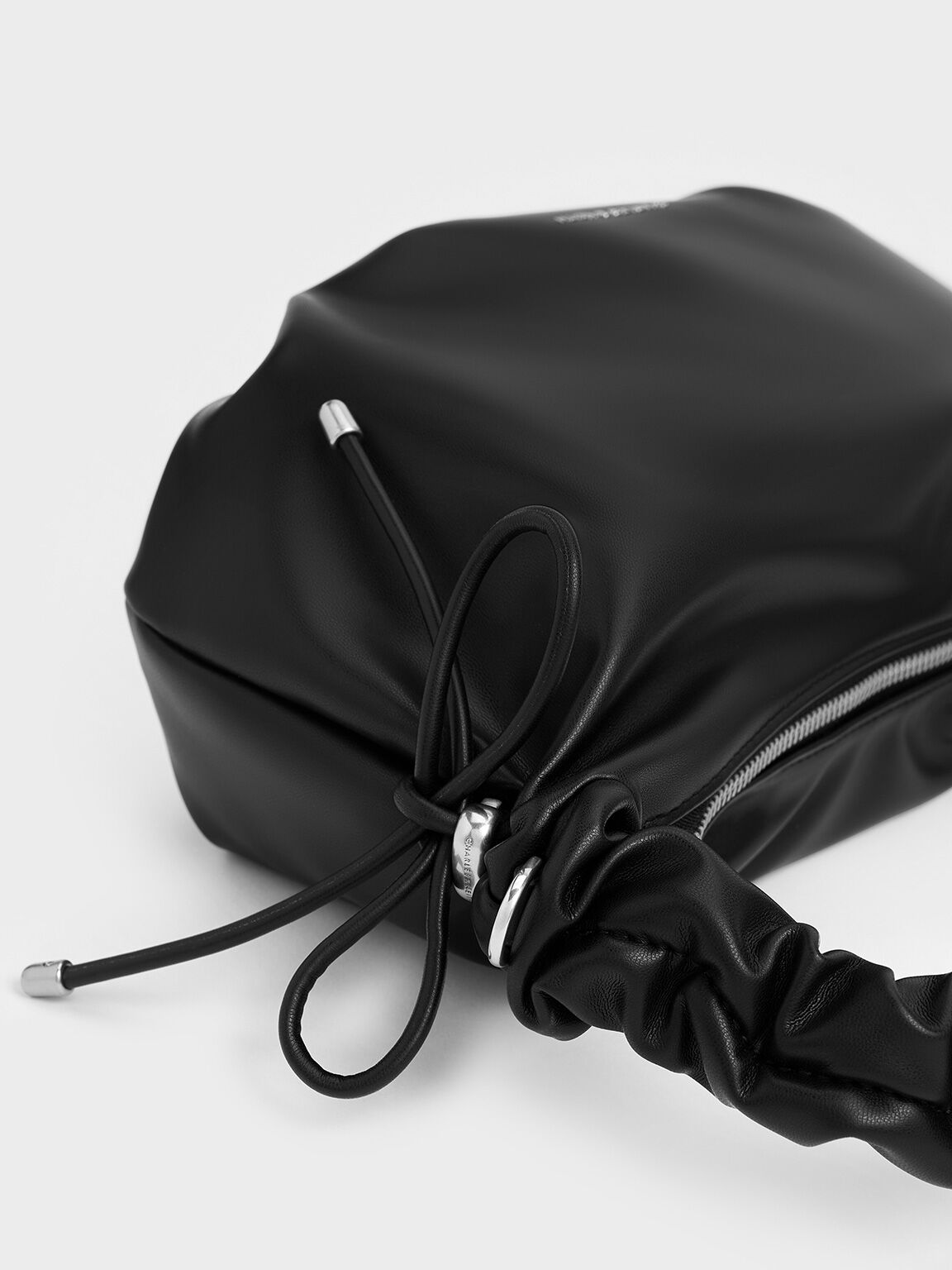 Bolso hobo Maisy con asa fruncida, Noir, hi-res