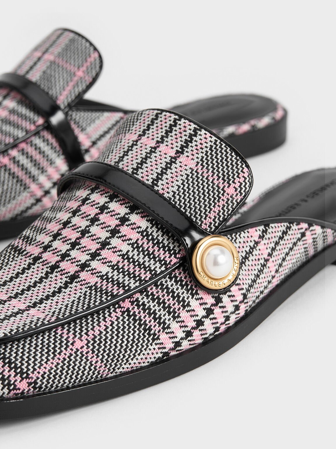 Mules mocassins motif tartan à ornement perle, Rose, hi-res