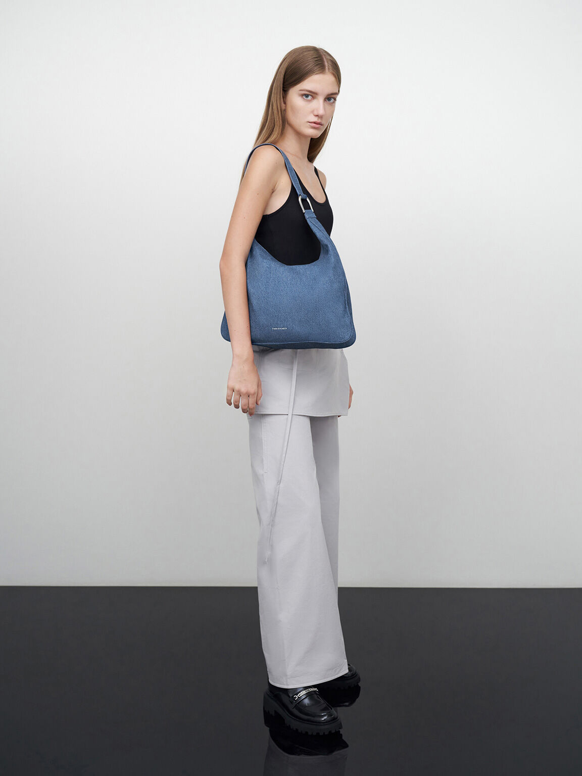 Sac hobo souple en denim Lumen, Bleu Denim, hi-res