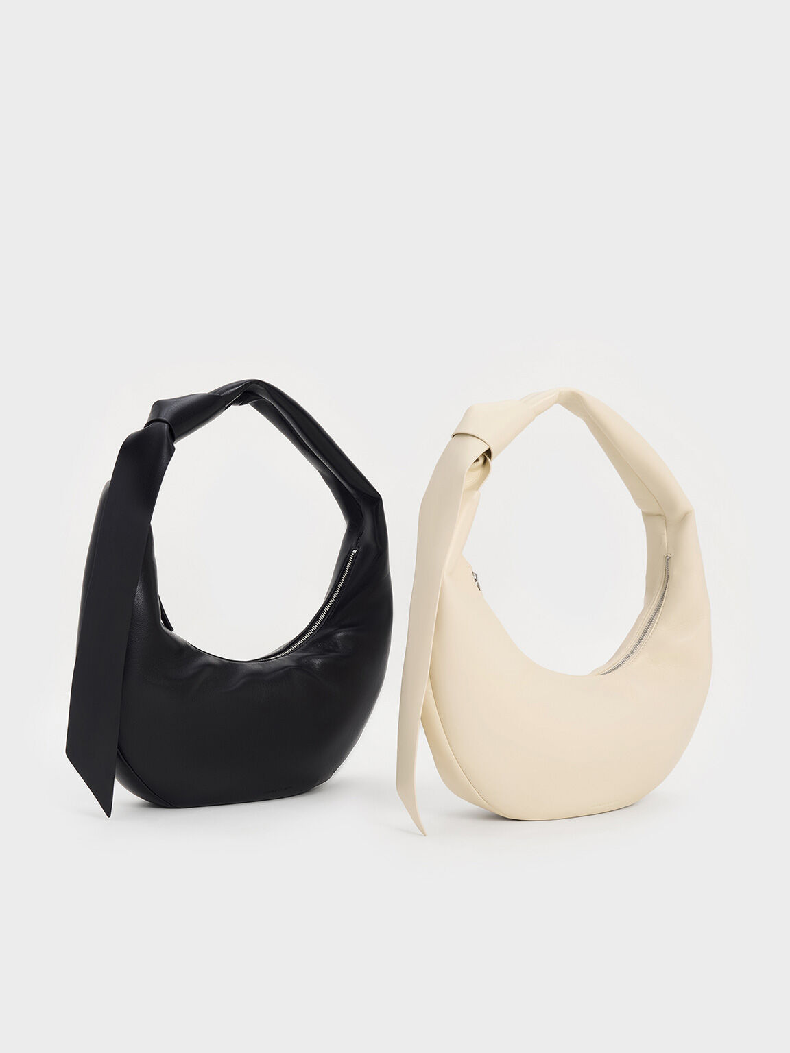 Bolso hobo curvo Toni con nudos, Blanco tiza, hi-res