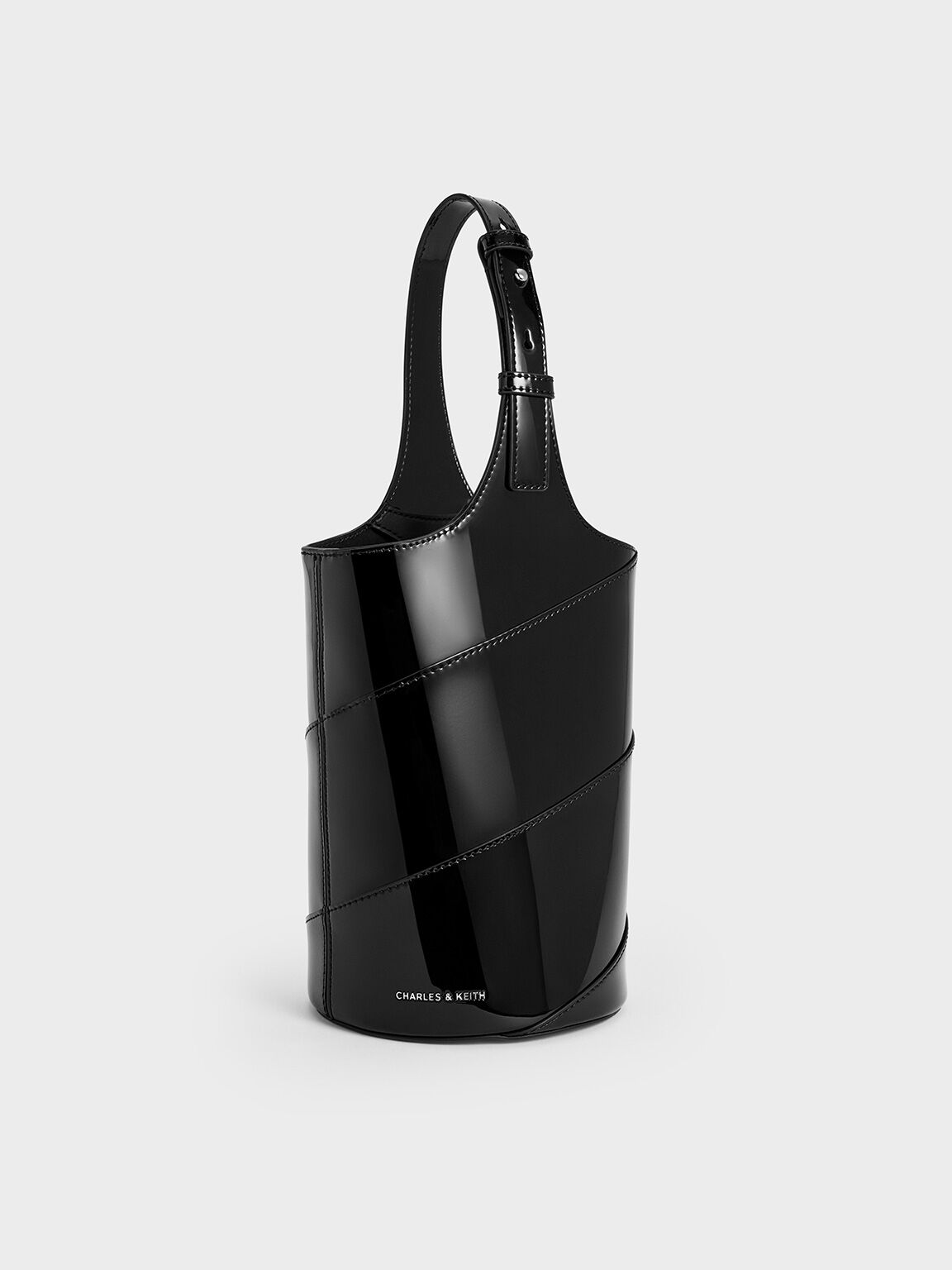 Sac seau cylindrique verni Trin, Noir, hi-res