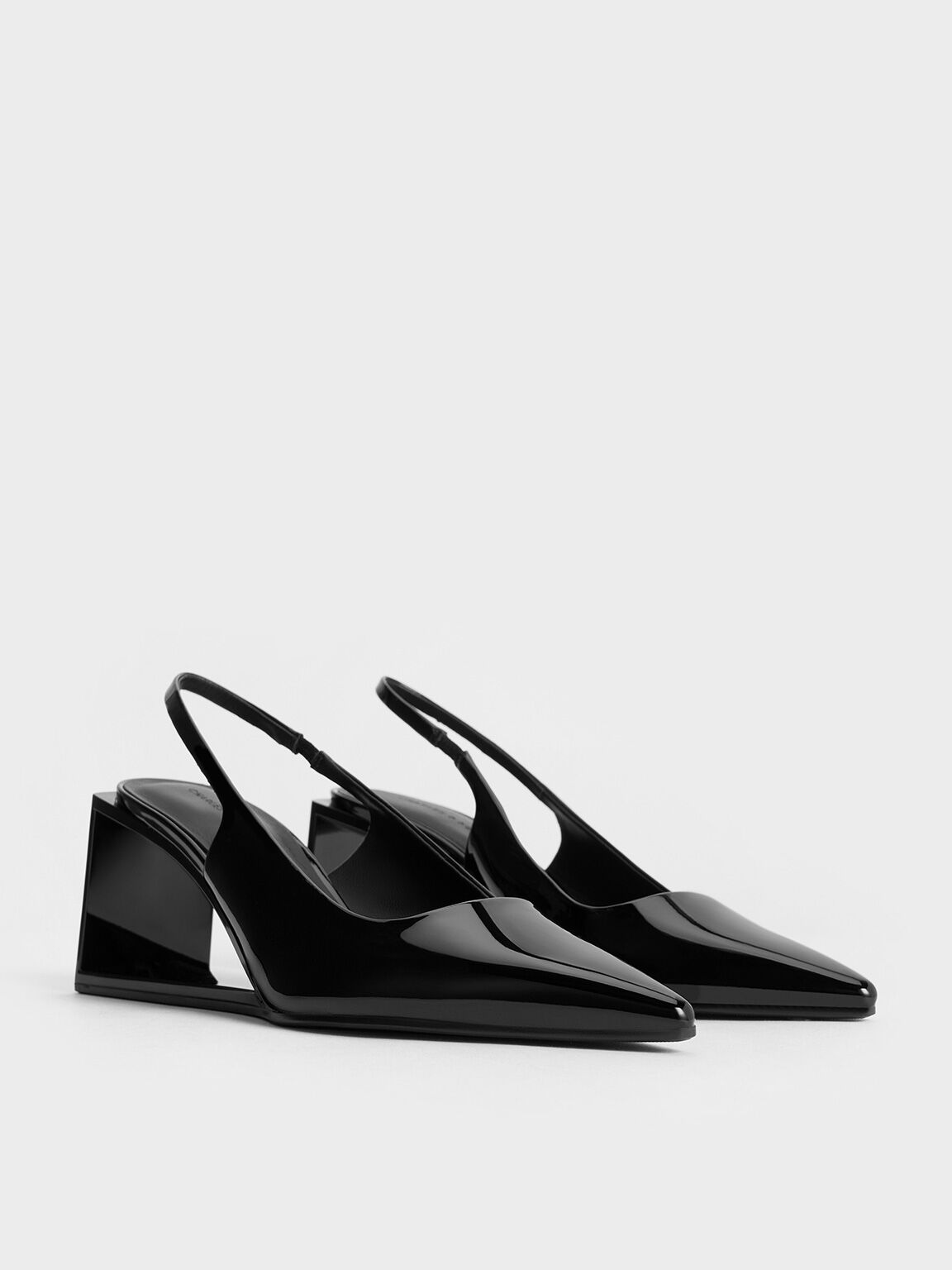 Zapatos detalonados Xeli con tacón triangular, Negro pulido, hi-res