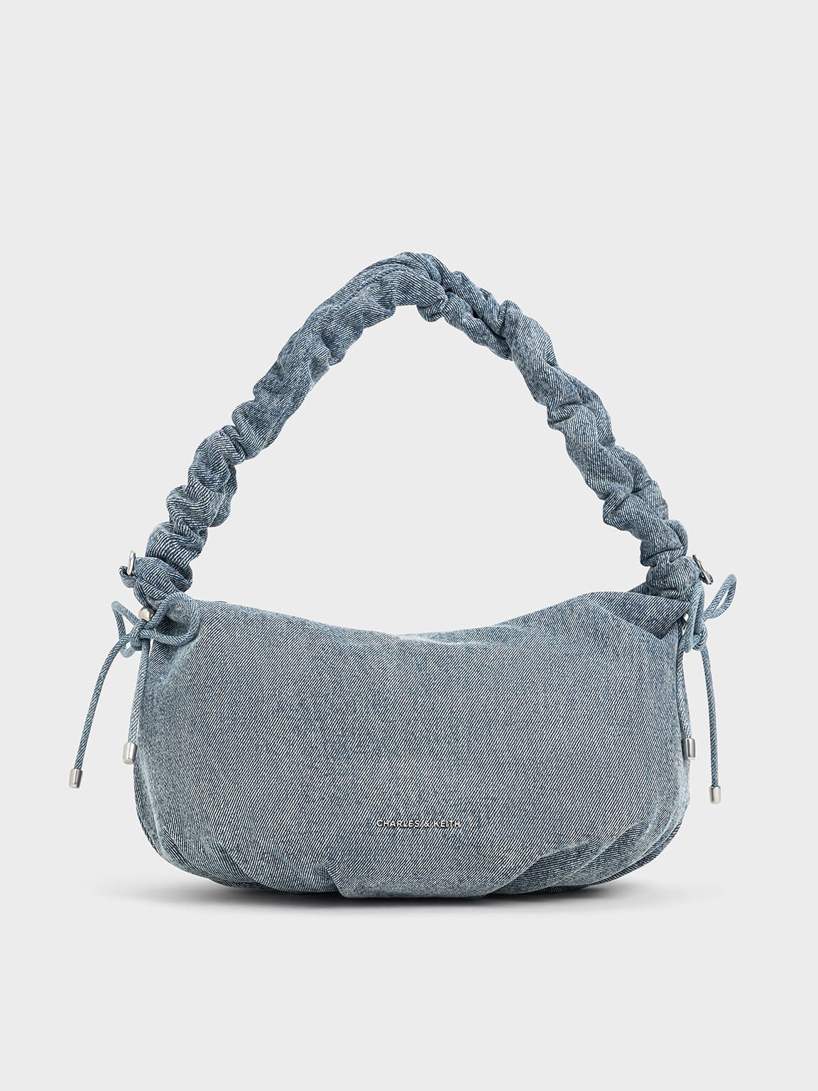 Bolso hobo Maisy de denim con asa fruncida, Azul mezclilla, hi-res