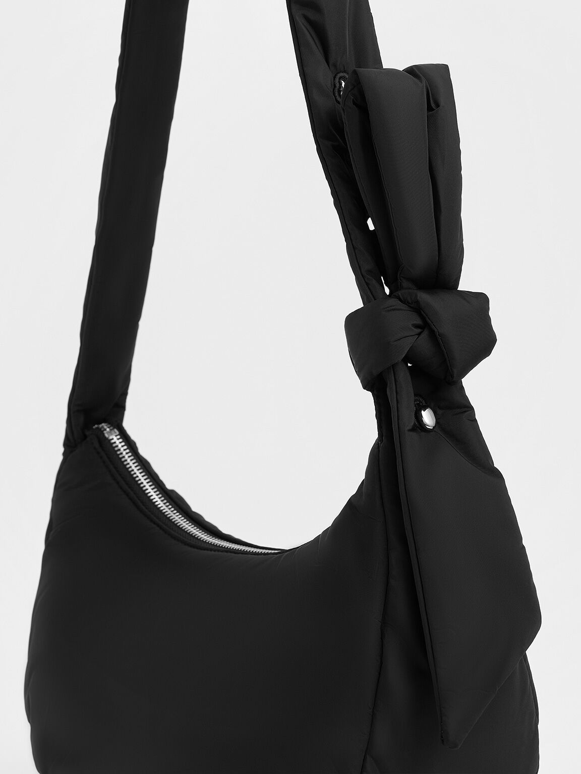 Bolso hobo Delilah de Nylon con detalles anudados, Noir, hi-res