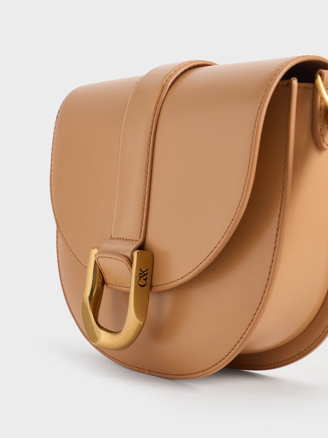 Bolso saddle Gabine de cuero, Toffee, hi-res