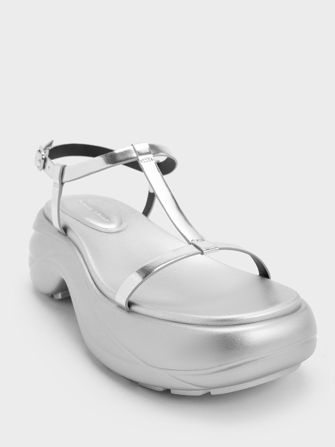 Sandalias deportivas metalizadas de plataforma curvada con tira en T, Plateado, hi-res