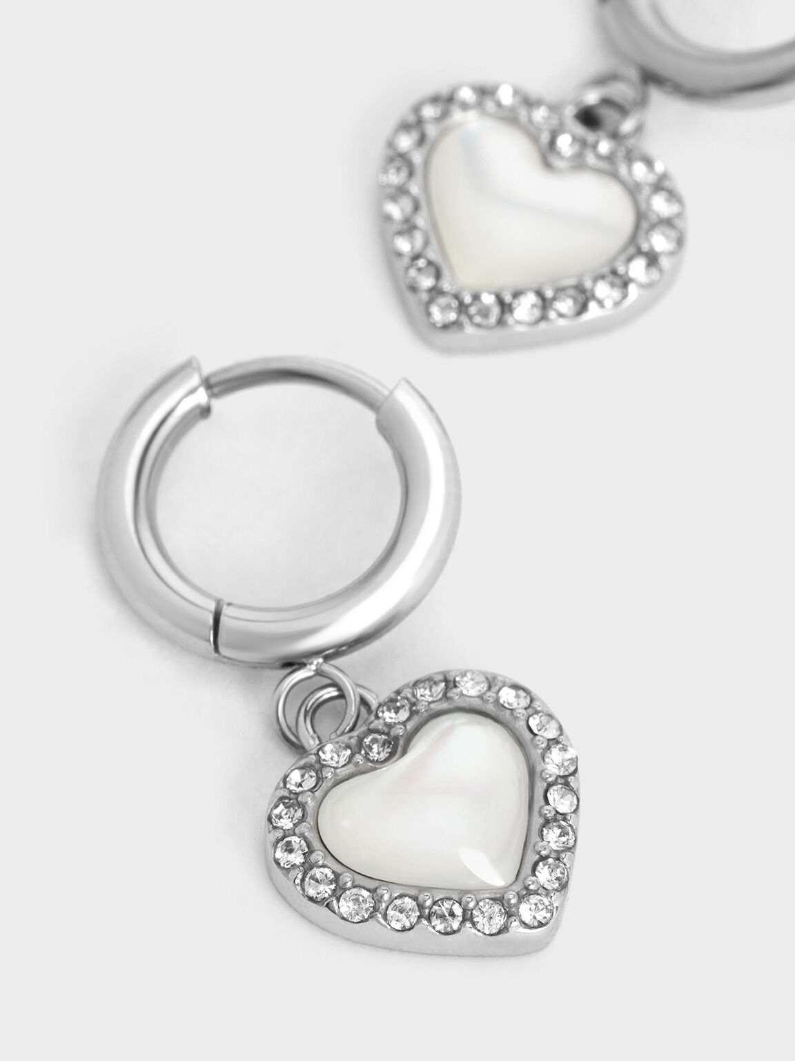 Boucles d'oreilles créoles à cristaux en forme de cœur Annalise, Argent, hi-res