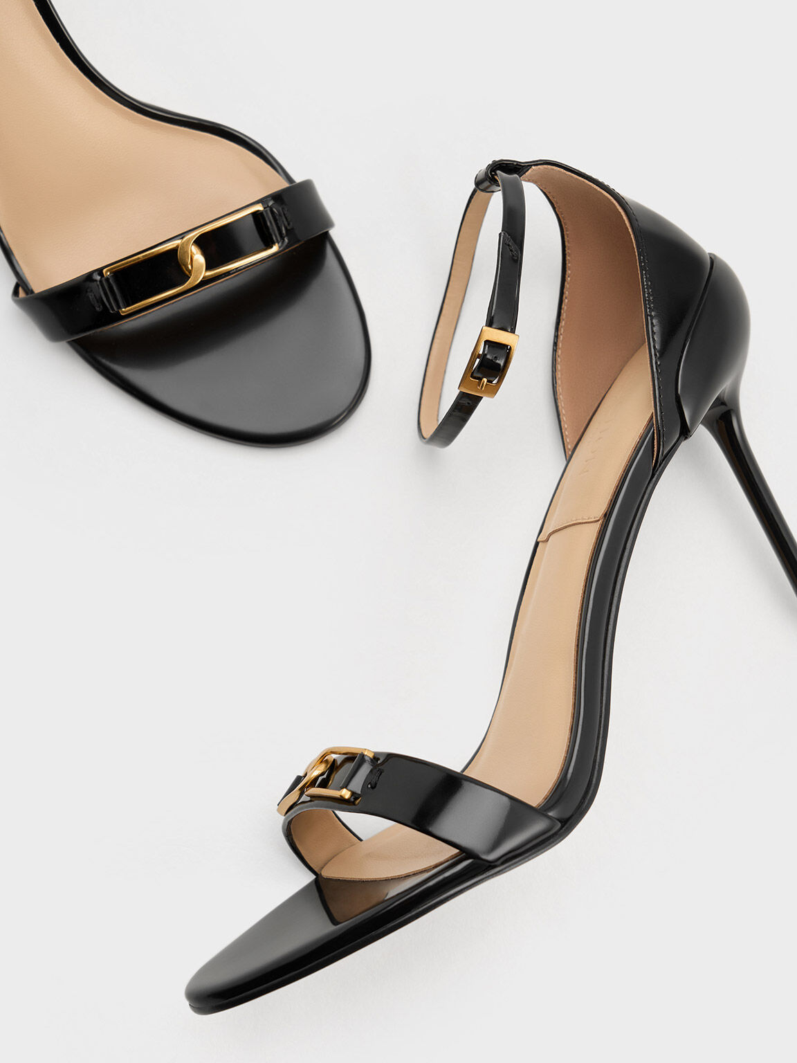 Gabine Leather Thong Sandals - Black