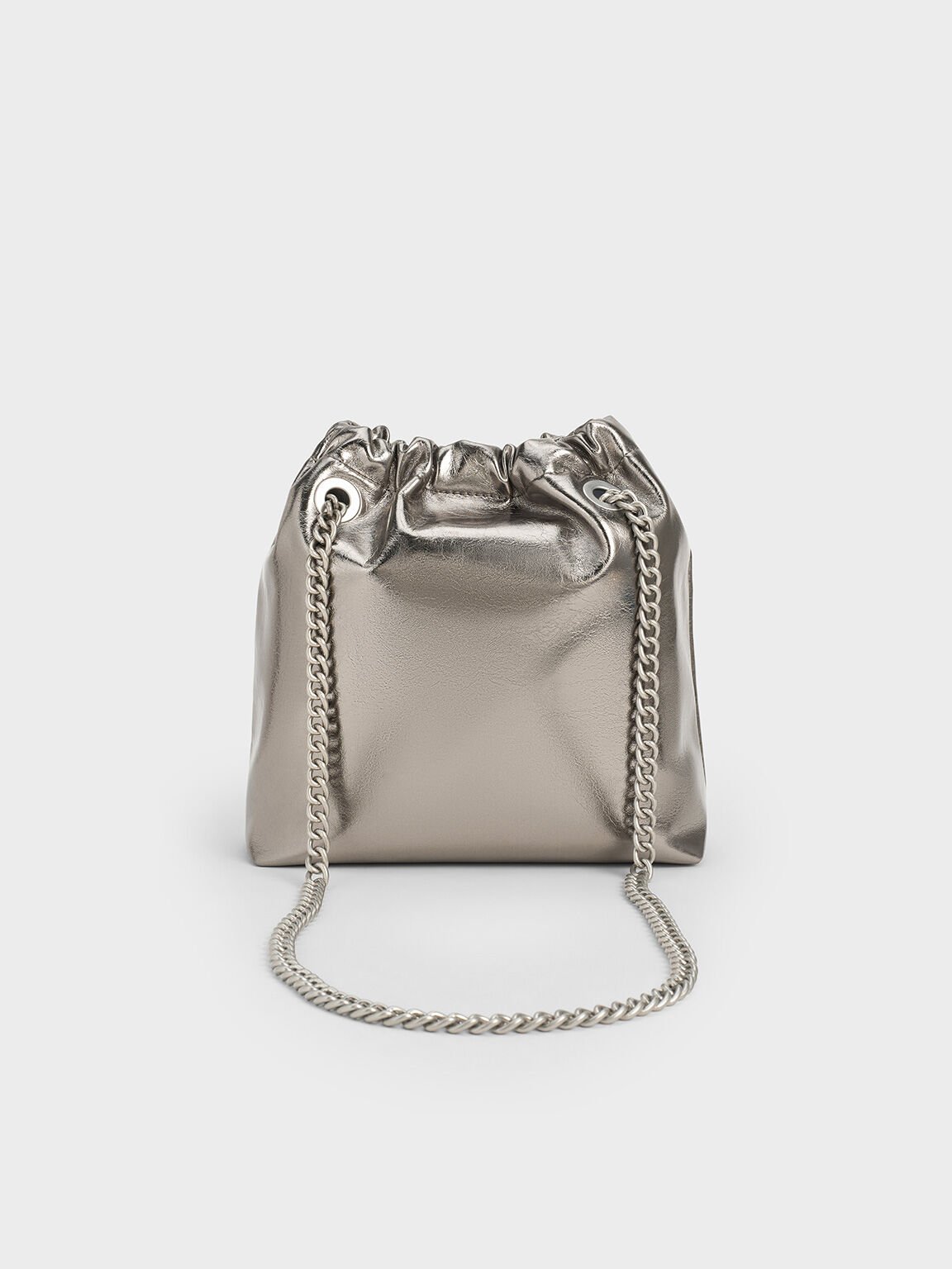 Bolso tote Caia metalizado con asa de cadena, Estaño, hi-res