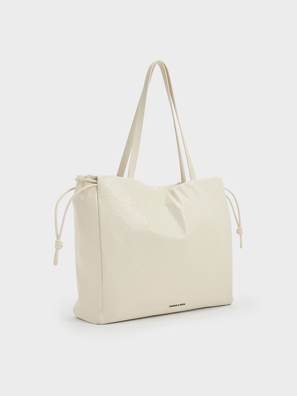 Bolso tote Bethel acabado arrugado con cierre de cordón, Crema, hi-res