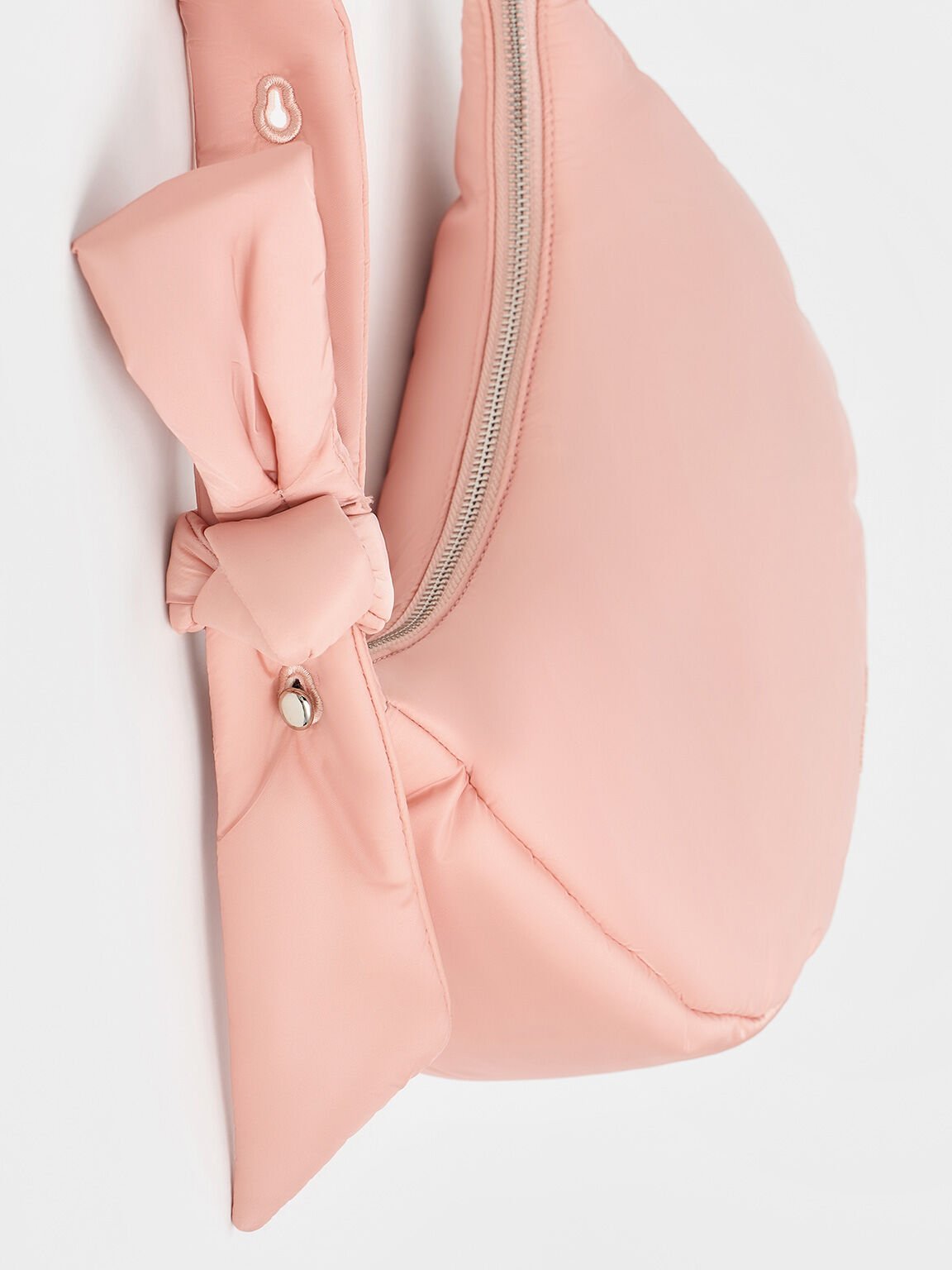 Bolso hobo Delilah de Nylon con detalles anudados, Rosa, hi-res