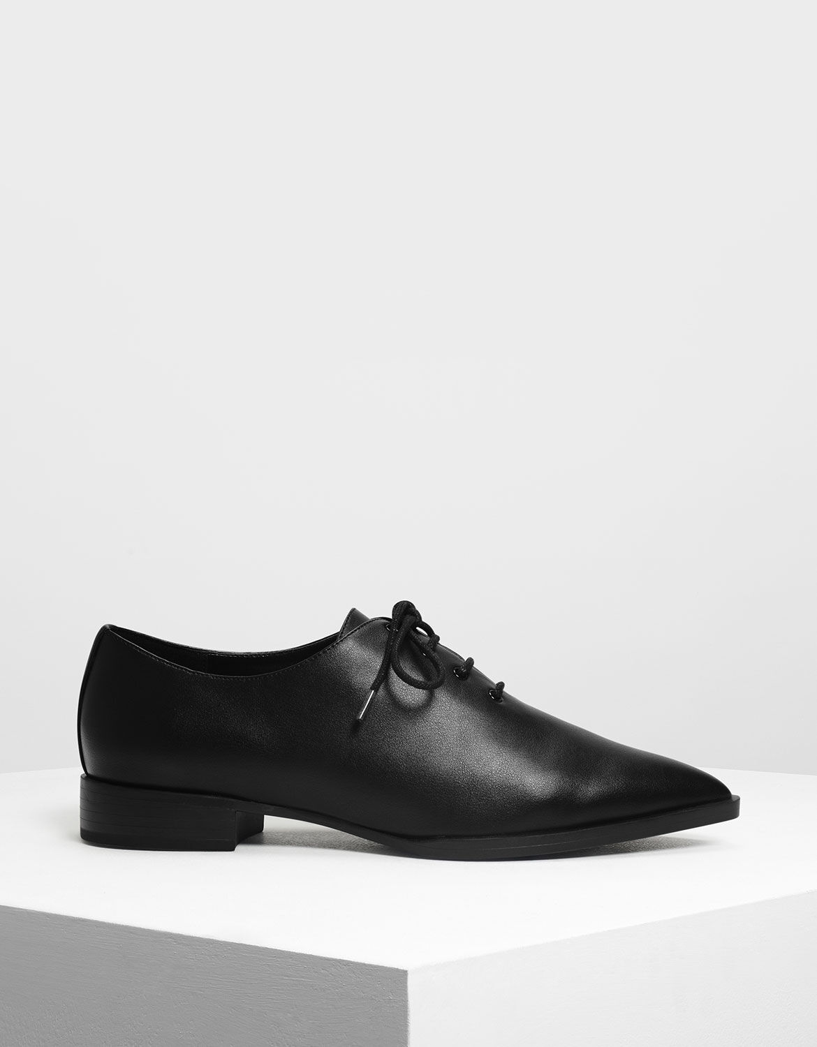 pointed oxfords