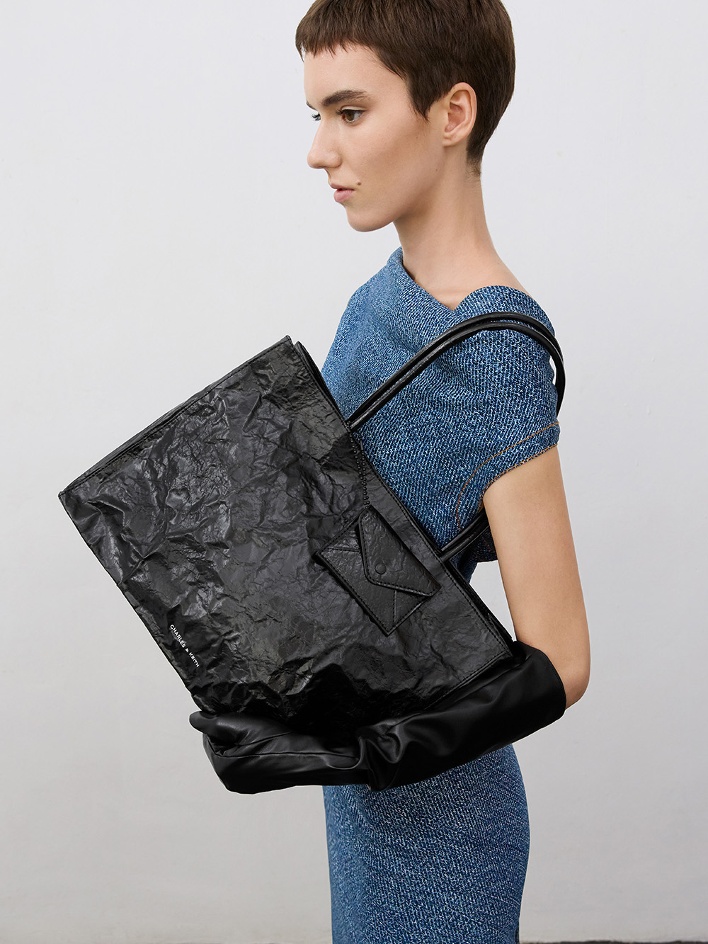Women’s Jet Black Matina Crinkle-Effect Tote Bag - CHARLES & KEITH