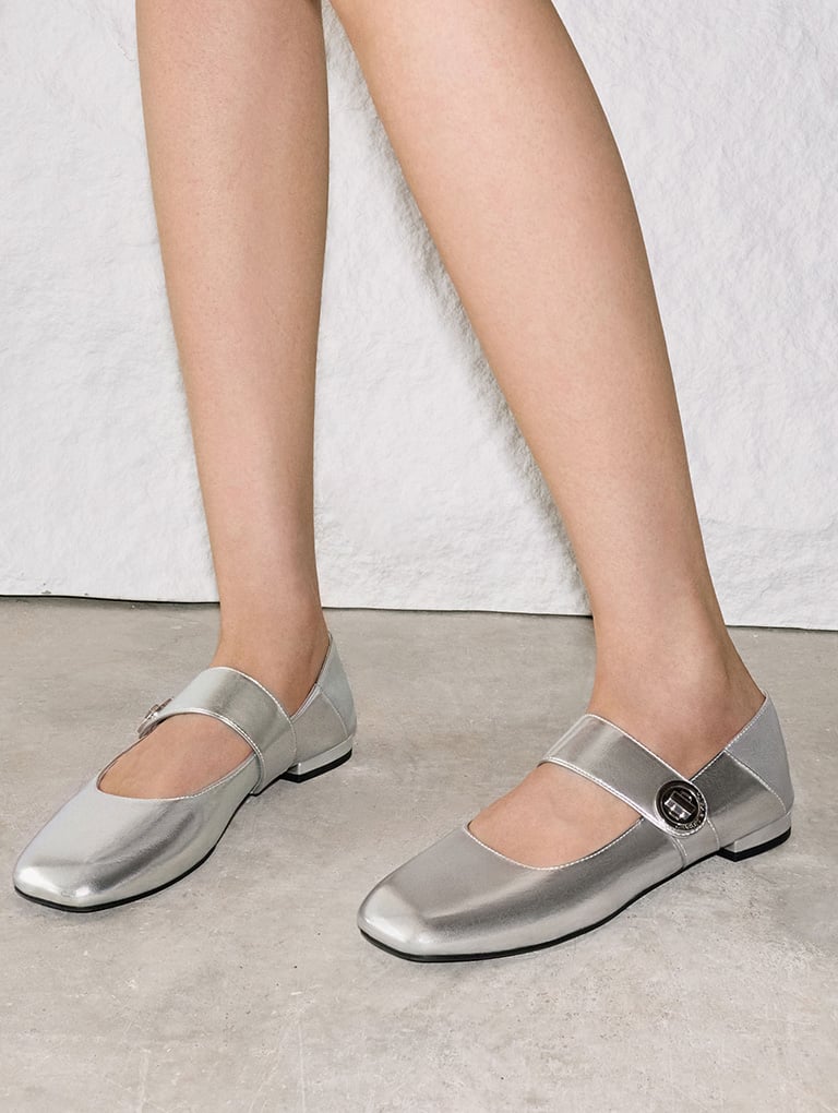 Women’s Yara Metallic Mary Jane Flats in silver – CHARLES & KEITH