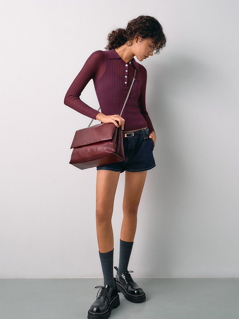 Women’s Sianna chain-handle shoulder bag in burgundy — CHARLES & KEITH